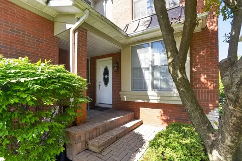 1212 Connamara Court Westmont IL 60559