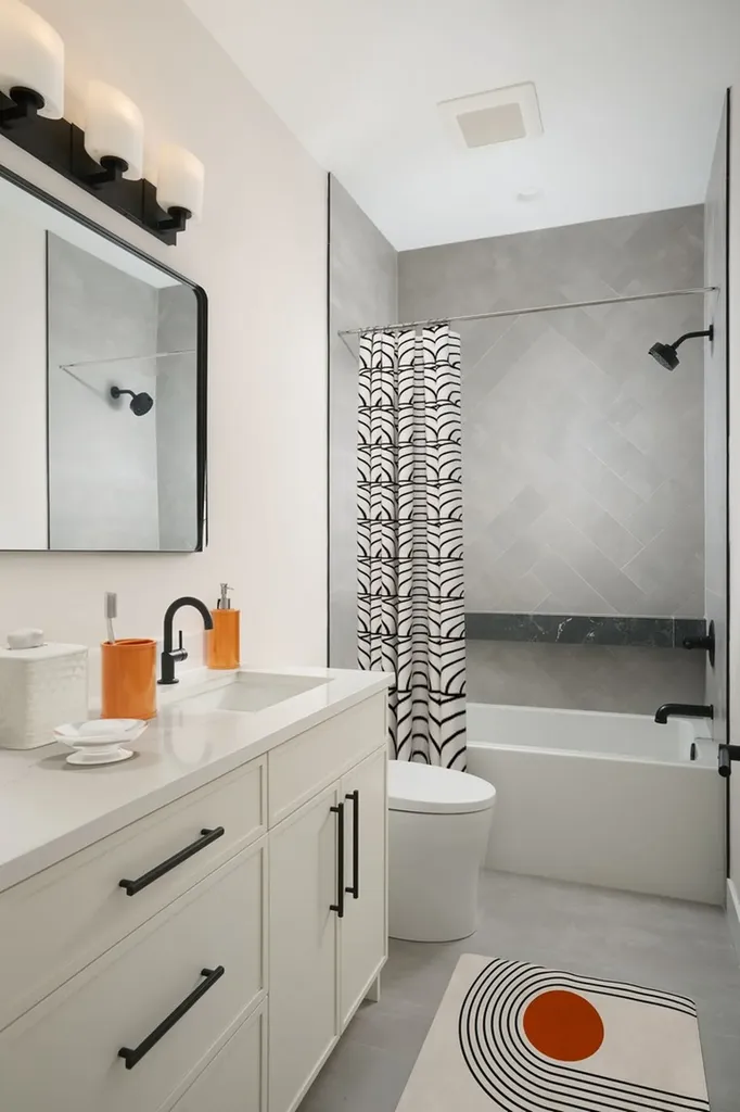 1629 North Burling Street Chicago IL 60614