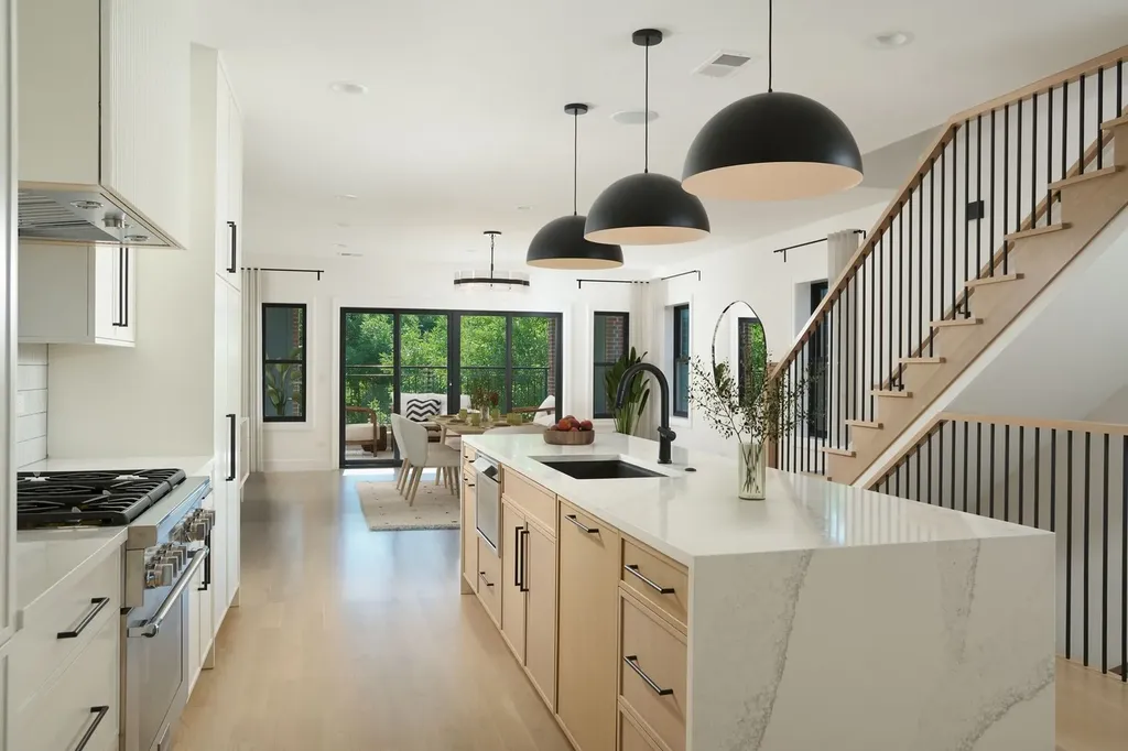 1629 North Burling Street Chicago IL 60614