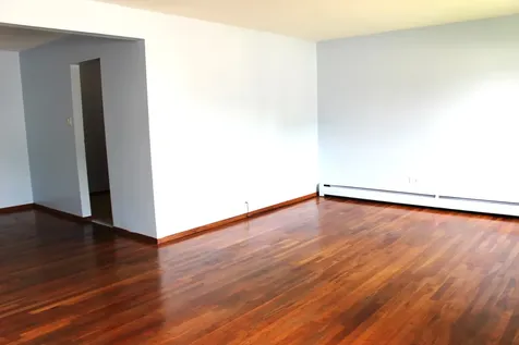 8872 Jody Lane Des Plaines IL 60016