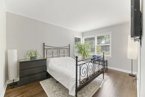 9 North Waverly Place Mount Prospect IL 60056