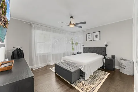 9 North Waverly Place Mount Prospect IL 60056