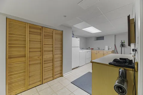 9 North Waverly Place Mount Prospect IL 60056