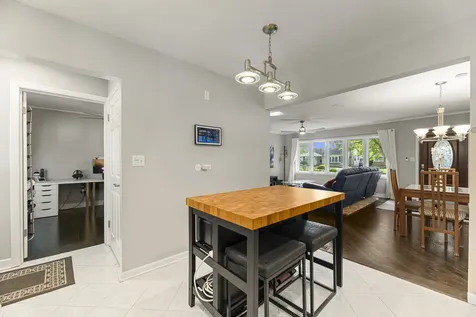 9 North Waverly Place Mount Prospect IL 60056