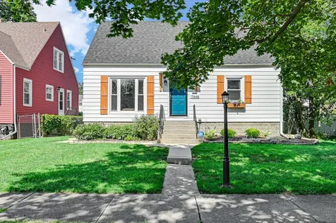 17646 State Line Avenue Lansing IL 60438