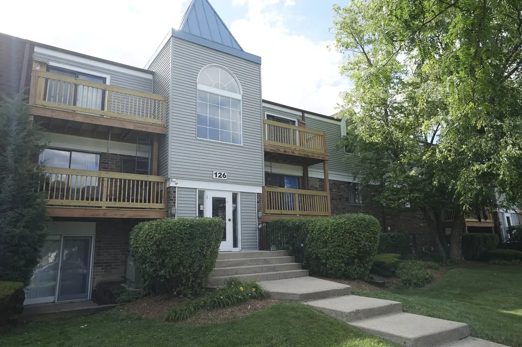 126 South La Londe Avenue Addison IL 60101