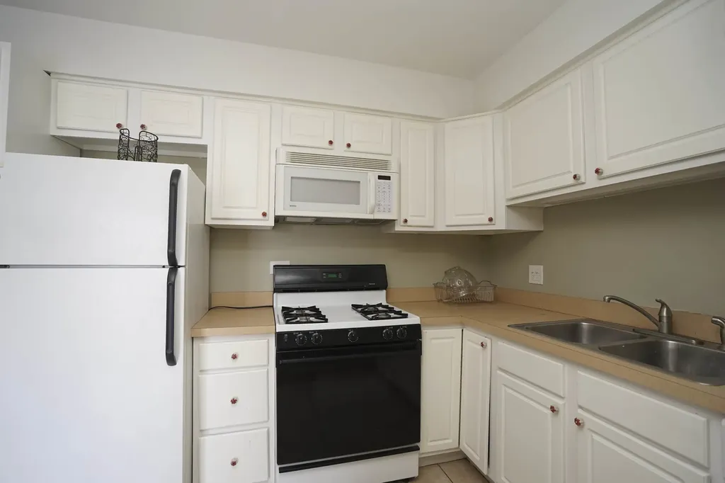 126 South La Londe Avenue Addison IL 60101