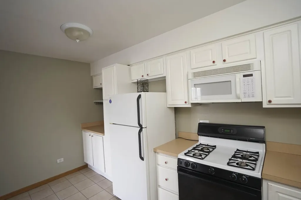 126 South La Londe Avenue Addison IL 60101