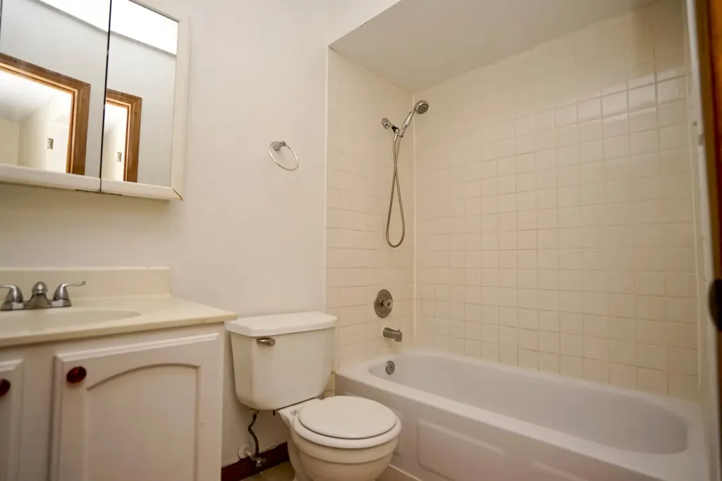 126 South La Londe Avenue Addison IL 60101