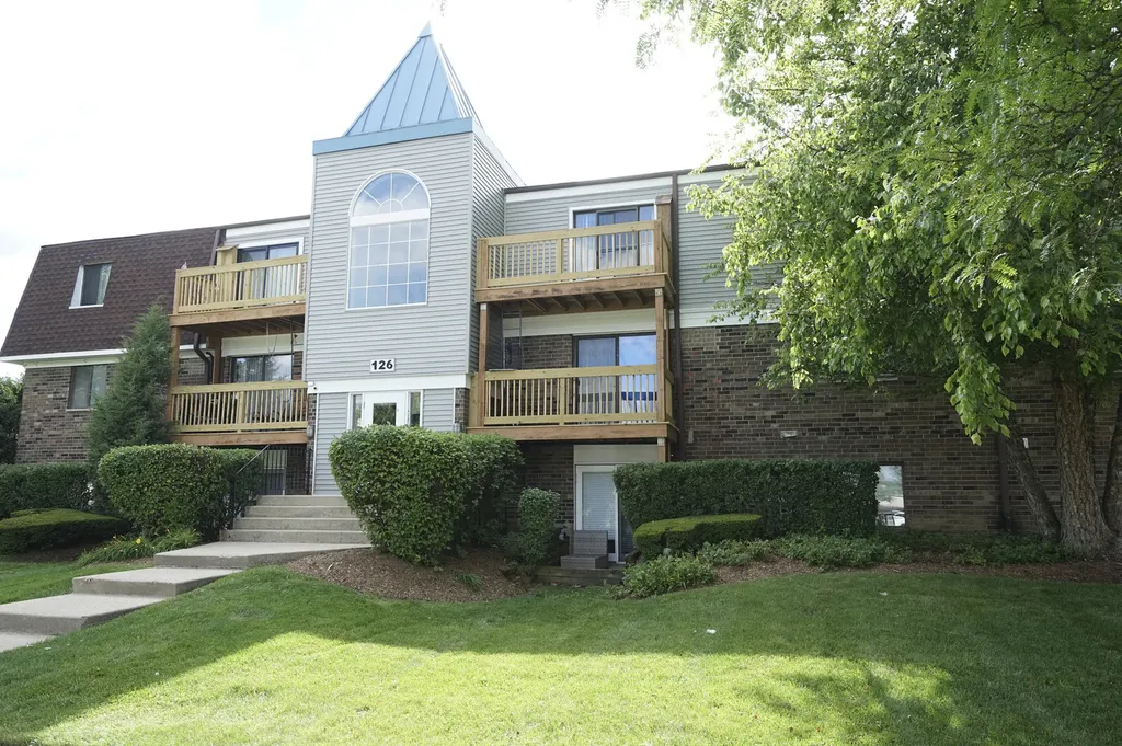 126 South La Londe Avenue Addison IL 60101