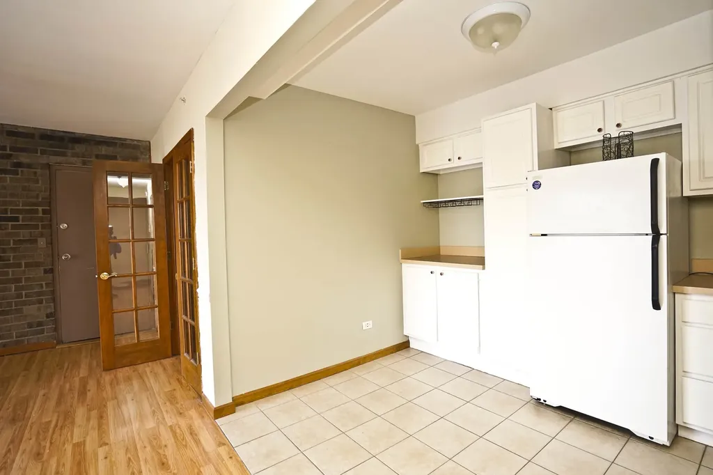 126 South La Londe Avenue Addison IL 60101