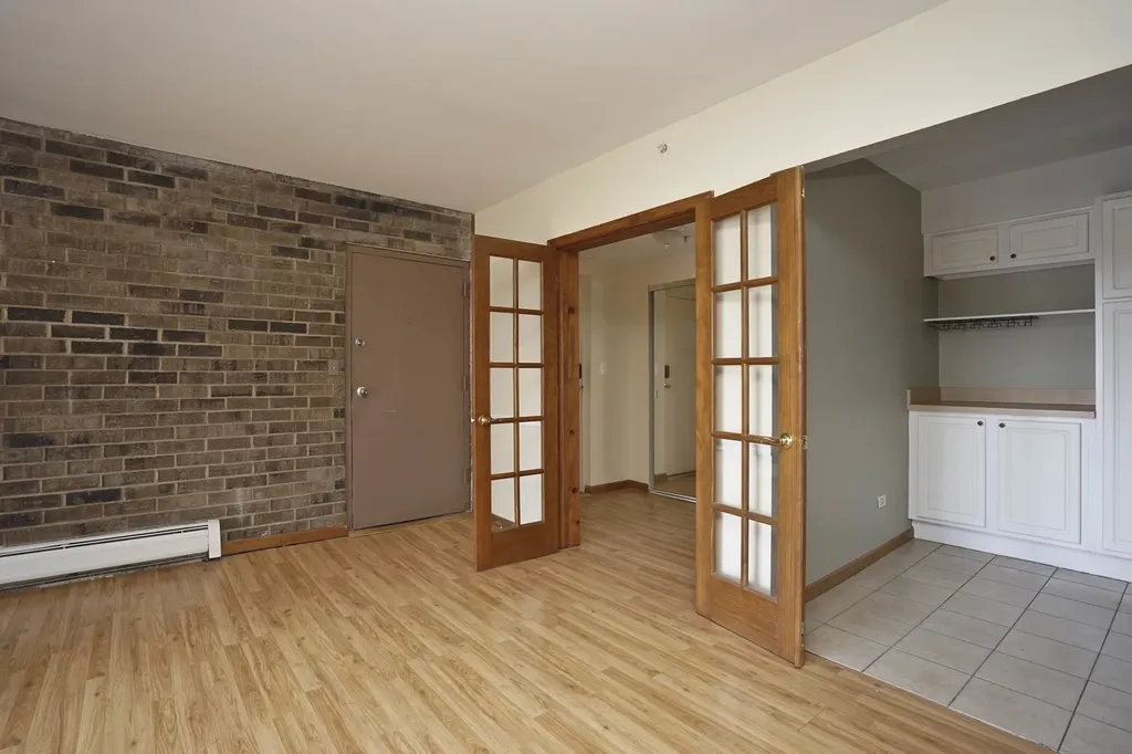 126 South La Londe Avenue Addison IL 60101