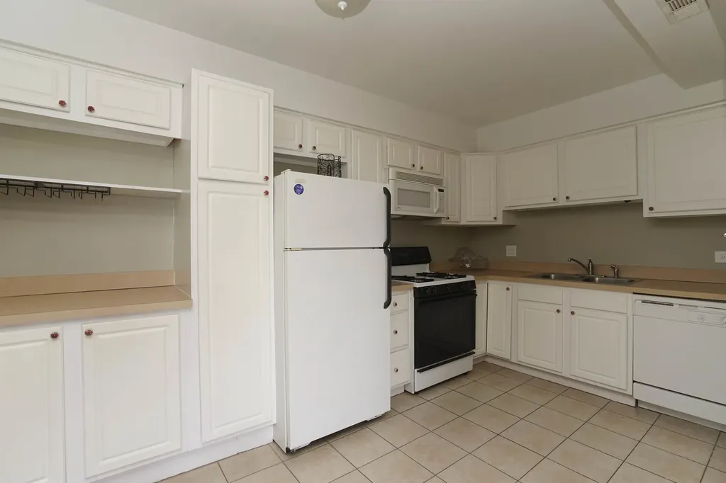 126 South La Londe Avenue Addison IL 60101