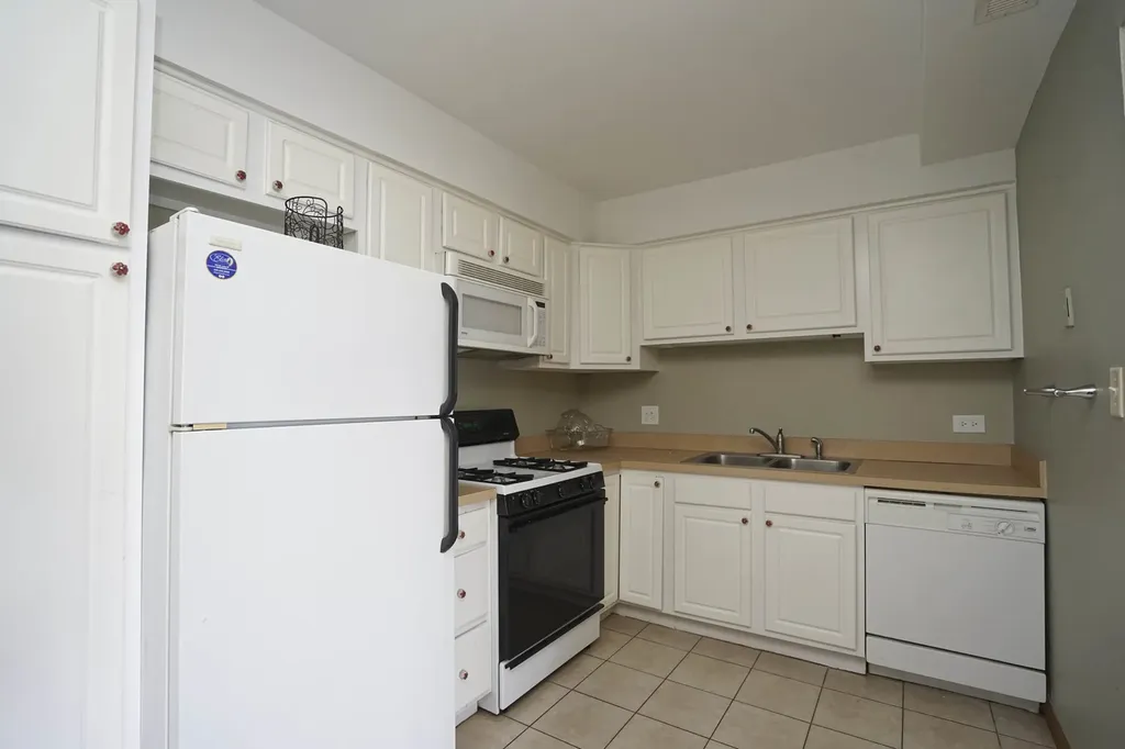 126 South La Londe Avenue Addison IL 60101