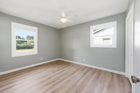 372 Clearmont Drive Elk Grove Village IL 60007