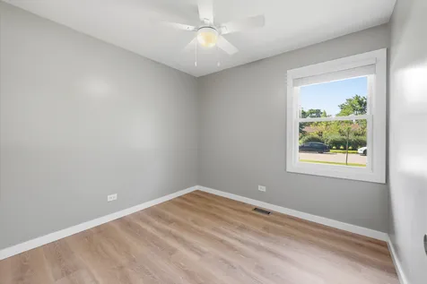 372 Clearmont Drive Elk Grove Village IL 60007