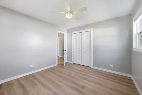 372 Clearmont Drive Elk Grove Village IL 60007