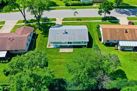 372 Clearmont Drive Elk Grove Village IL 60007