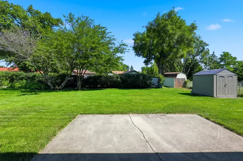372 Clearmont Drive Elk Grove Village IL 60007