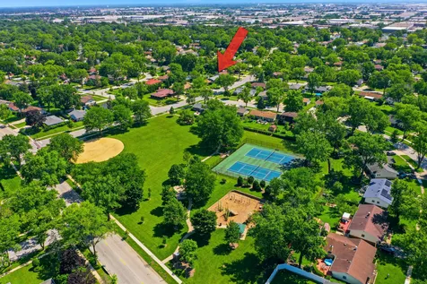 372 Clearmont Drive Elk Grove Village IL 60007