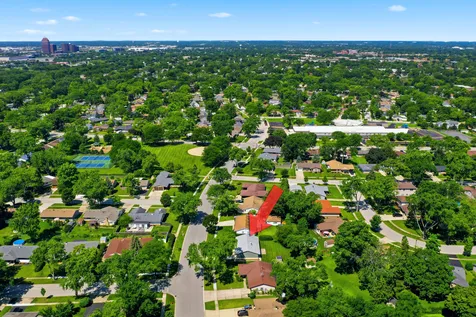 372 Clearmont Drive Elk Grove Village IL 60007