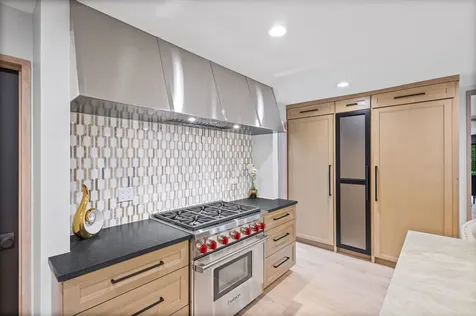 411 Woodland Court Glenview IL 60025