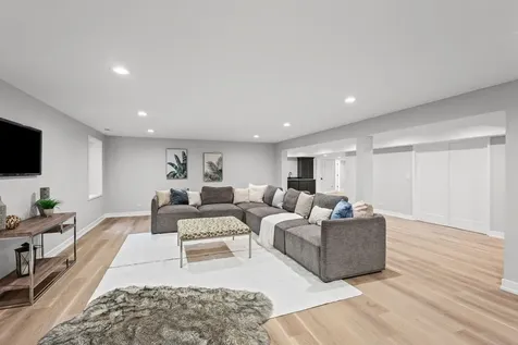 411 Woodland Court Glenview IL 60025