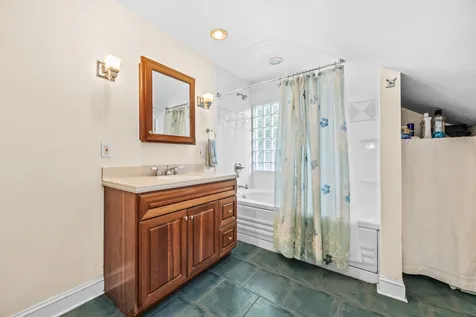2746 Reese Avenue Evanston IL 60201