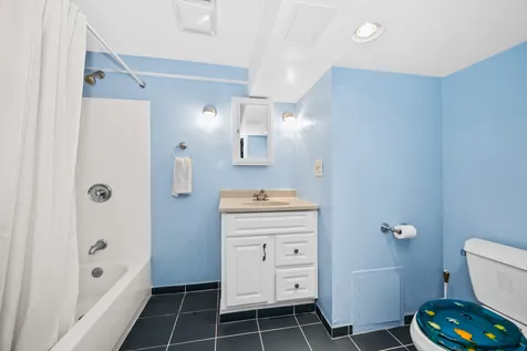 2746 Reese Avenue Evanston IL 60201