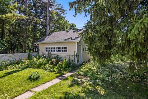 2746 Reese Avenue Evanston IL 60201