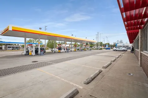 1605 South River Road Des Plaines IL 60018