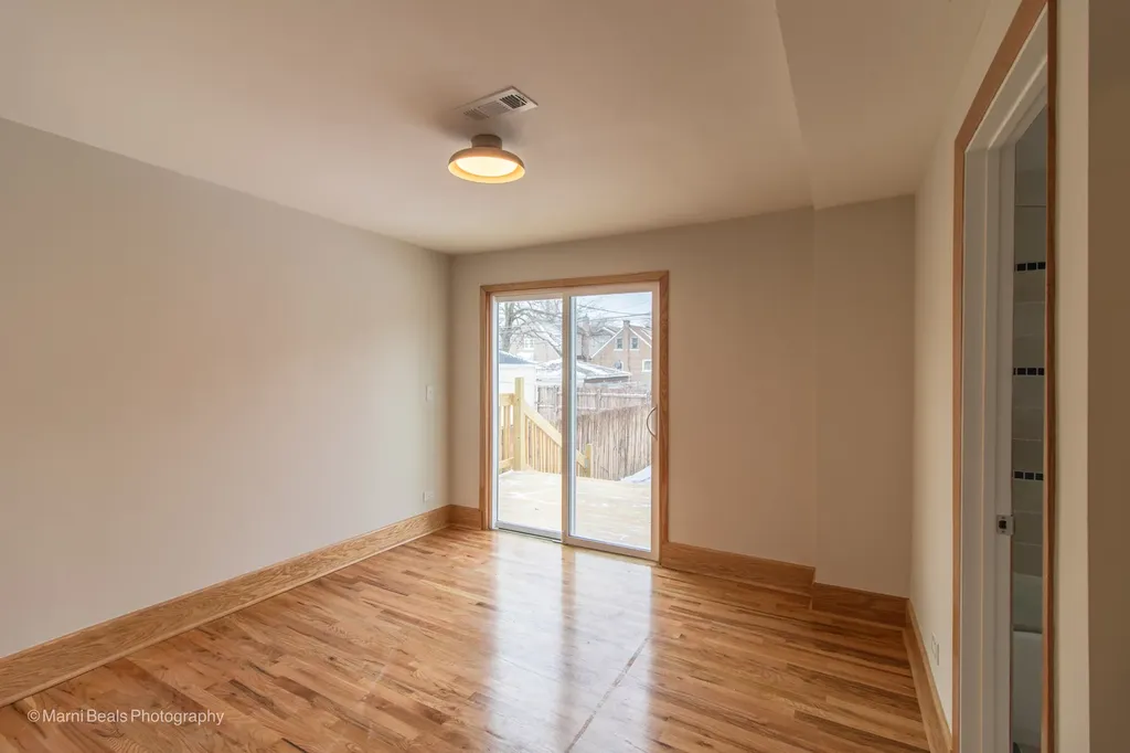 6334 South Saint Lawrence Avenue Chicago IL 60637