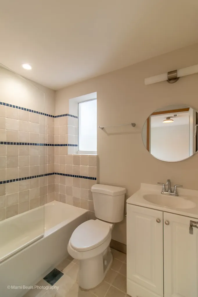 6334 South Saint Lawrence Avenue Chicago IL 60637