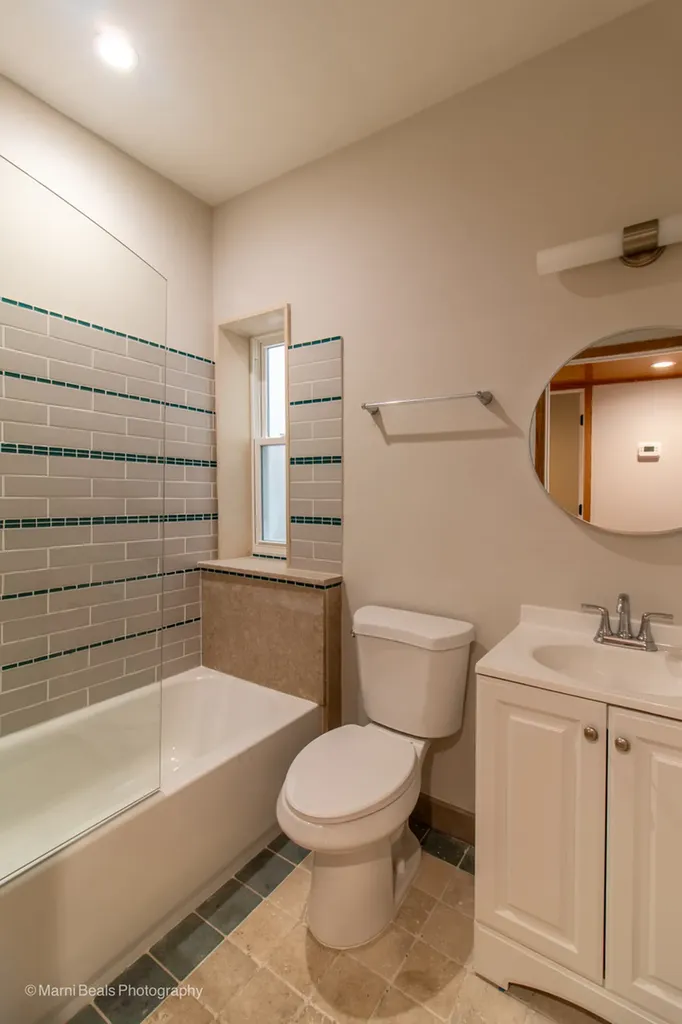6334 South Saint Lawrence Avenue Chicago IL 60637