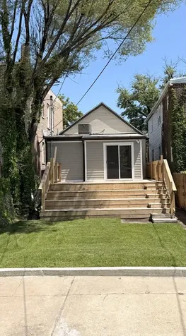 6334 South Saint Lawrence Avenue Chicago IL 60637