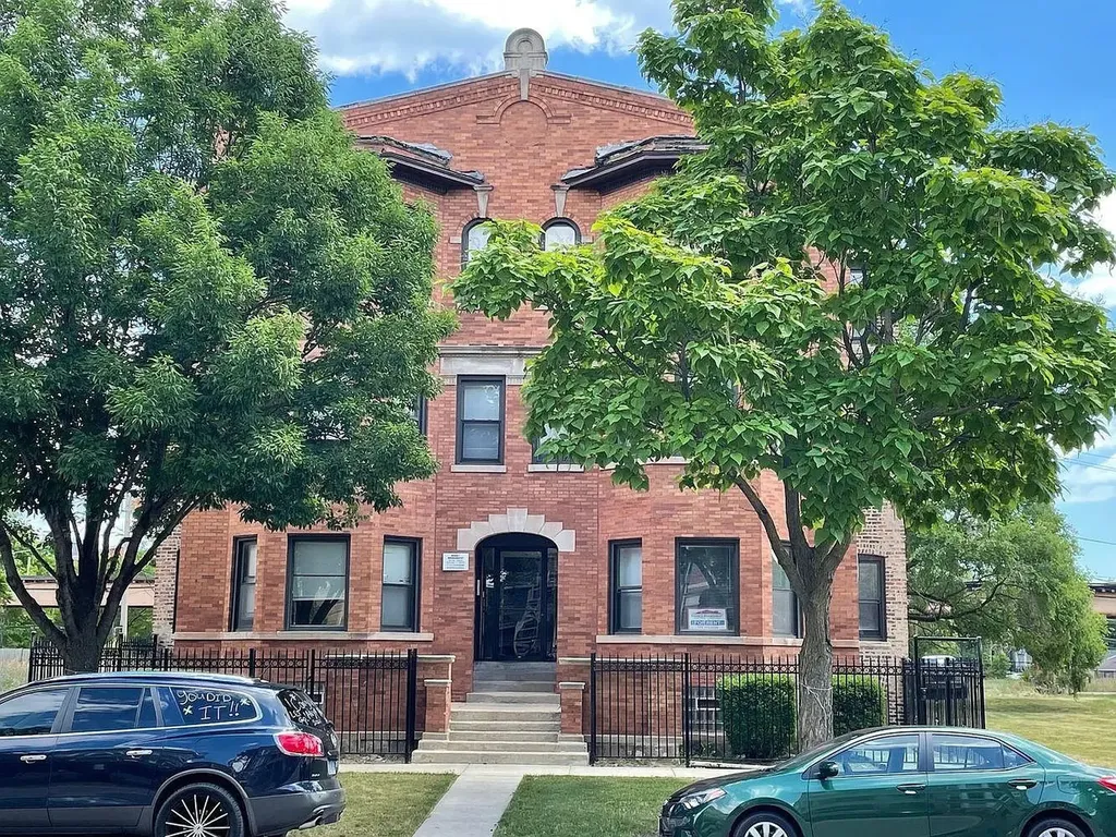 5623 South Prairie Avenue Chicago IL 60637