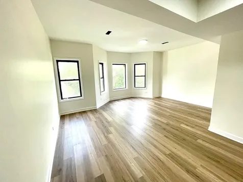 5623 South Prairie Avenue Chicago IL 60637