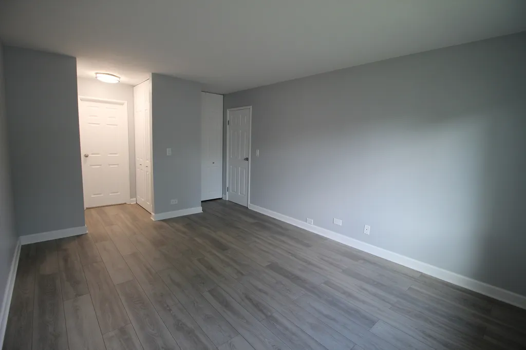 3018 Roberts Drive Woodridge IL 60517