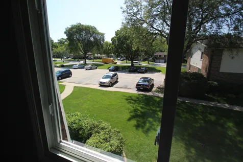 3018 Roberts Drive Woodridge IL 60517