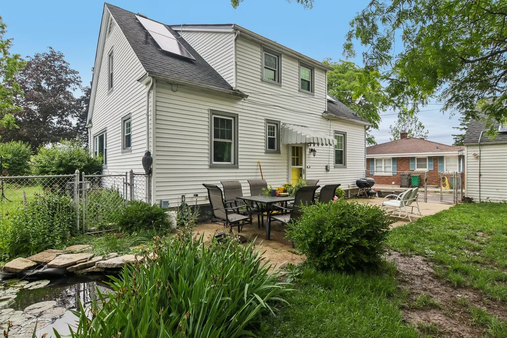 924 Grandview Avenue Lockport IL 60441