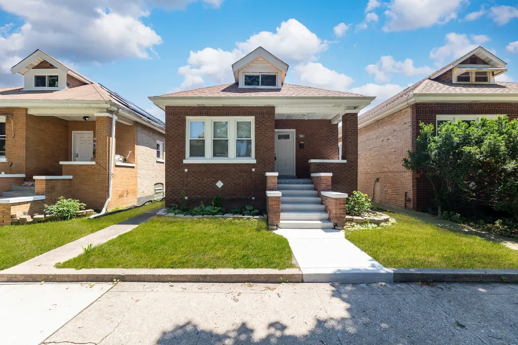 5535 South Fairfield Avenue Chicago IL 60629