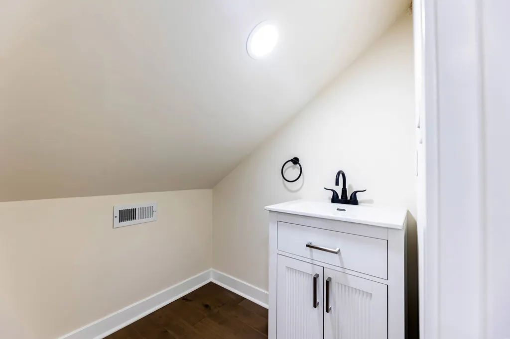 5535 South Fairfield Avenue Chicago IL 60629