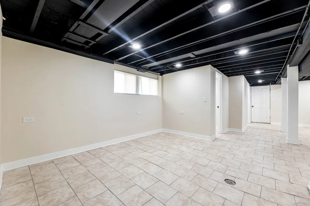 5535 South Fairfield Avenue Chicago IL 60629