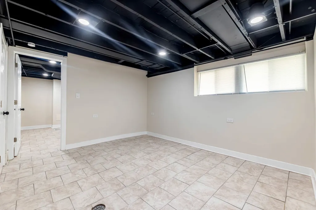 5535 South Fairfield Avenue Chicago IL 60629