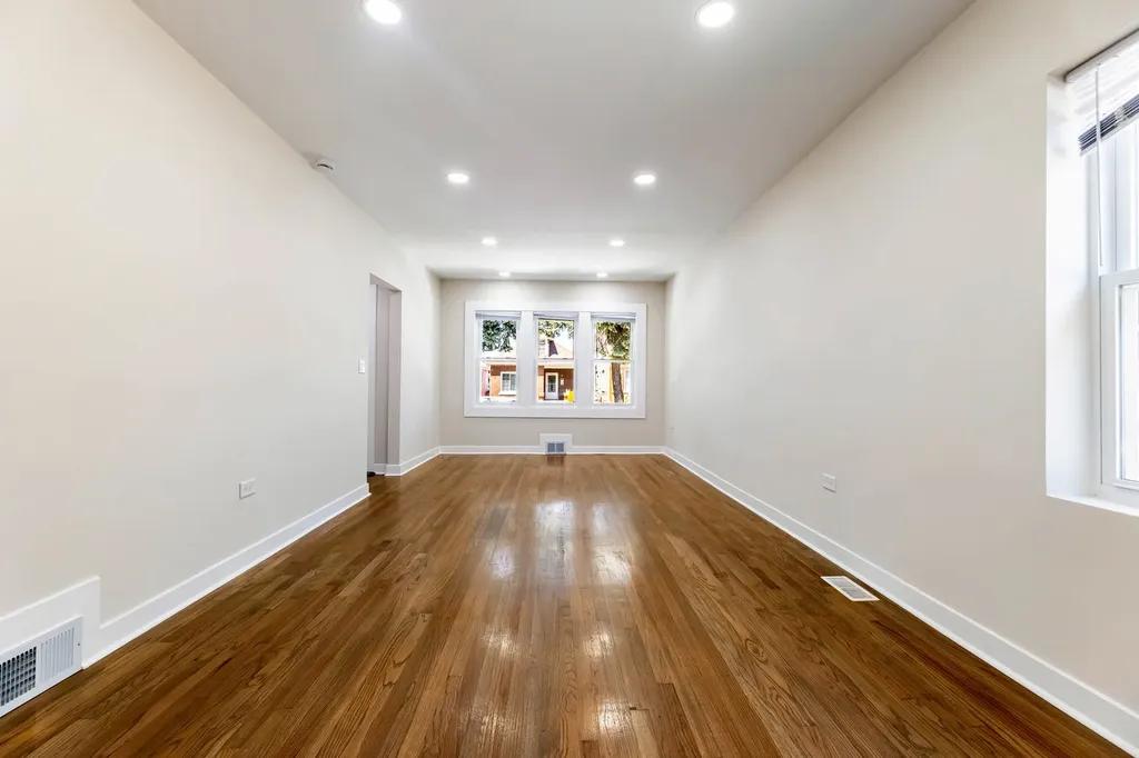 5535 South Fairfield Avenue Chicago IL 60629