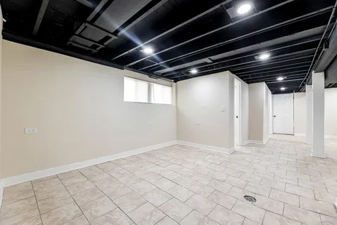 5535 South Fairfield Avenue Chicago IL 60629