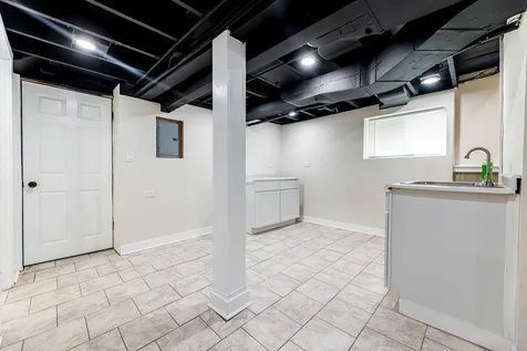 5535 South Fairfield Avenue Chicago IL 60629