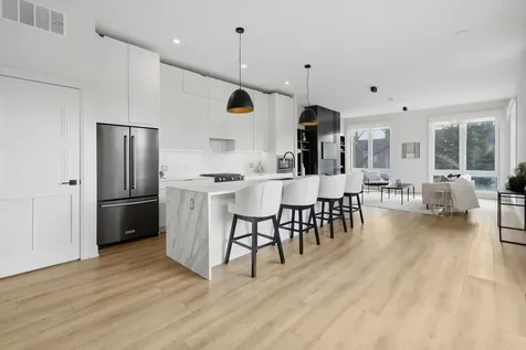 4256 West Belmont Avenue Chicago IL 60641