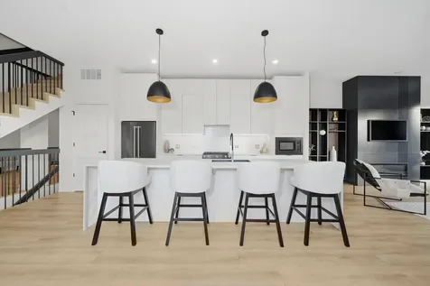 4256 West Belmont Avenue Chicago IL 60641