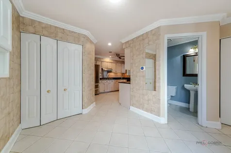 2207 Seaver Lane Hoffman Estates IL 60169